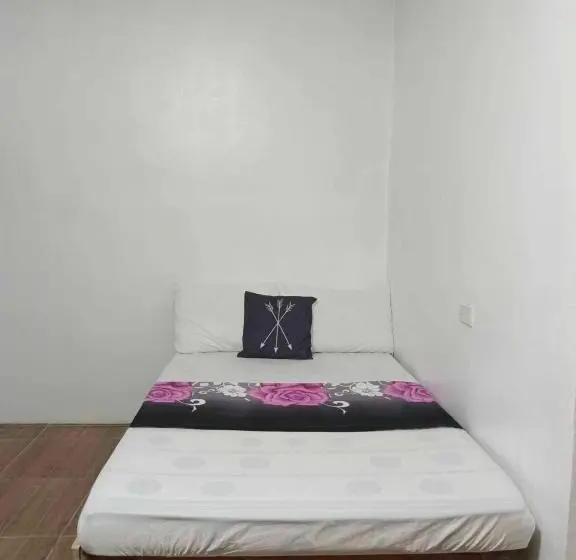 اتاق کلاسیک چهارنفره, Mil's Hillside Tourist Inn