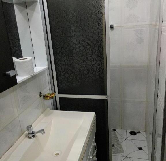 スタンダードトリプルルーム, Pousada Tio Sinhô E Tia Sinhá