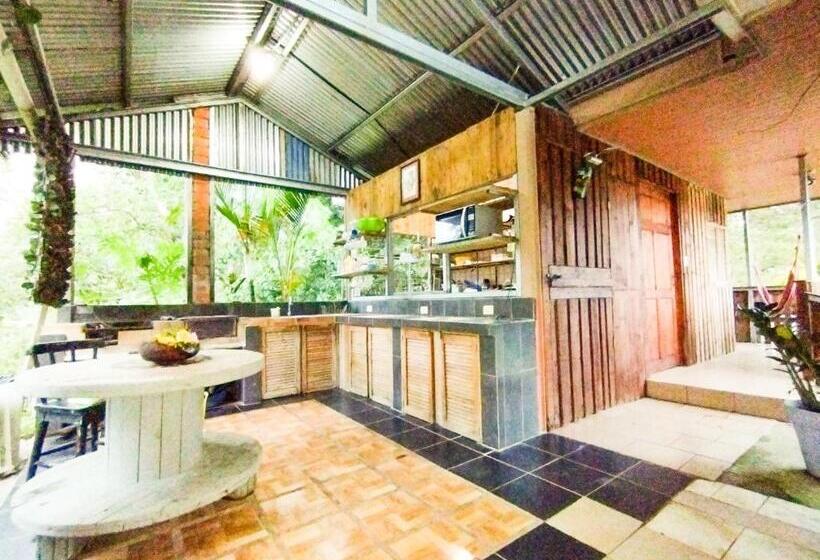 اتاق لوکس, Hospedaje Luis & Ana