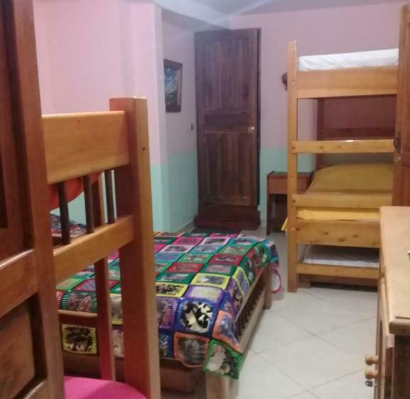 غرفة عائلية, Atenas Jericó