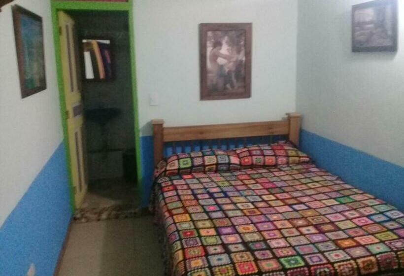 غرفة قياسية فردية, Atenas Jericó