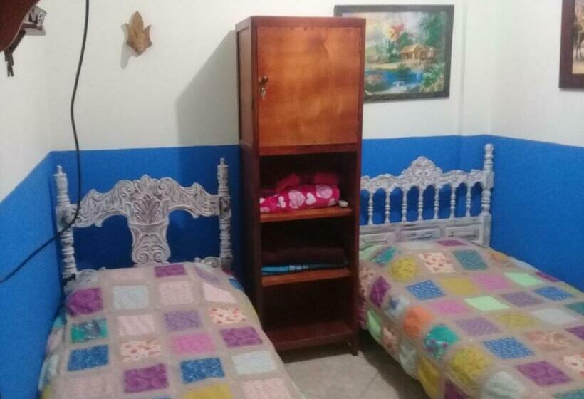 غرفة قياسية ثلاثية, Atenas Jericó