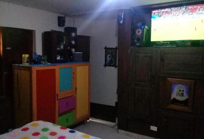 غرفة قياسية رباعية, Atenas Jericó