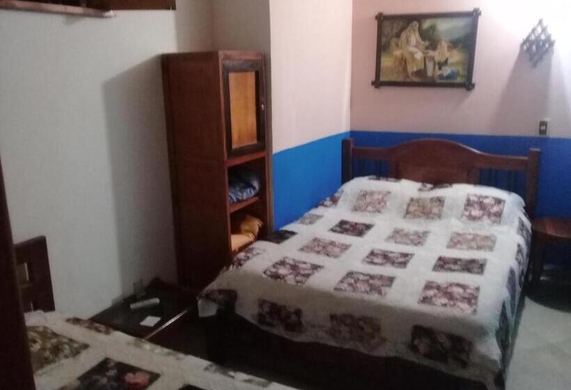 غرفة عائلية, Atenas Jericó