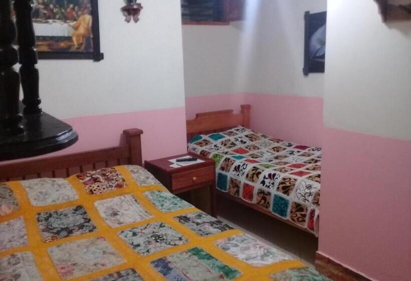 غرفة عائلية, Atenas Jericó