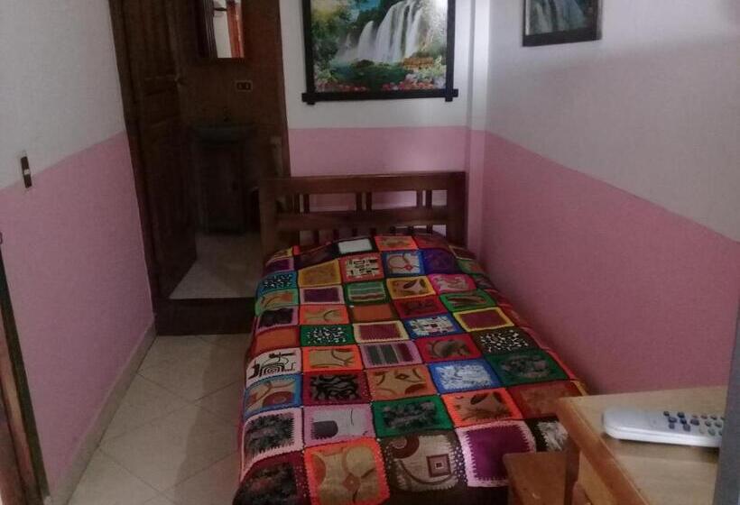 غرفة قياسية فردية, Atenas Jericó