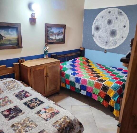 غرفة قياسية, Atenas Jericó