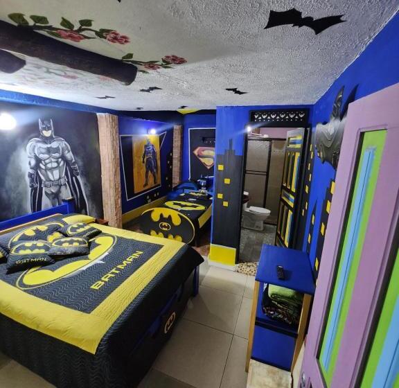 غرفة قياسية, Atenas Jericó