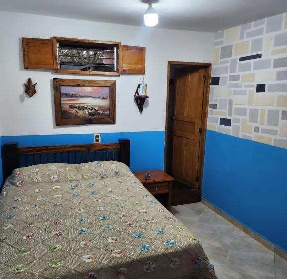 غرفة قياسية فردية, Atenas Jericó