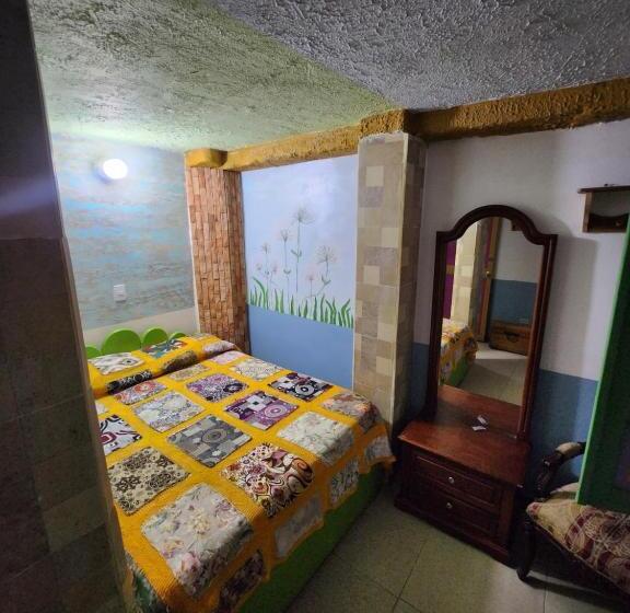 غرفة قياسية فردية, Atenas Jericó