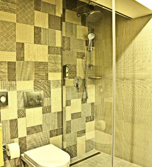 디럭스 룸, Baril