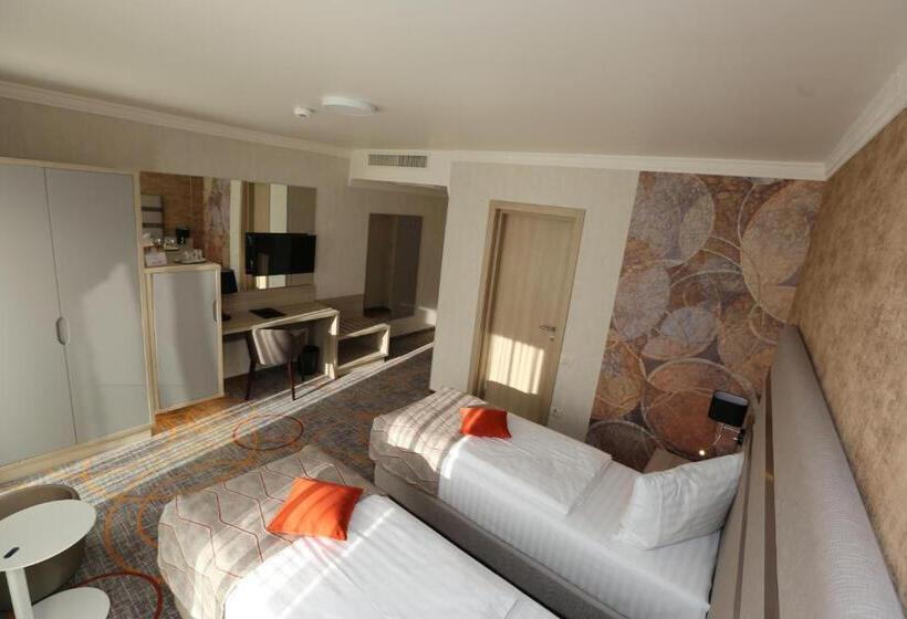 디럭스 룸, Baril