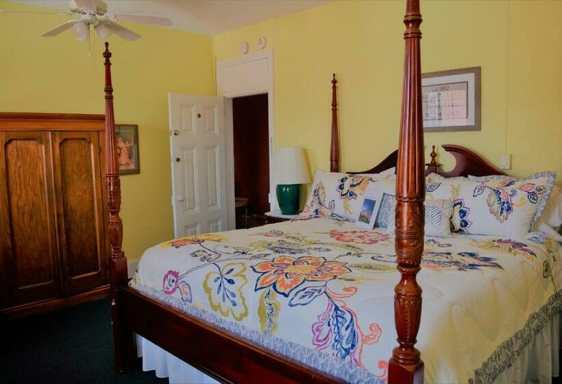 带大床的豪华间, The Ocean House