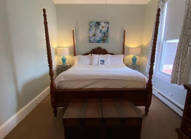 带大床的豪华间, The Ocean House