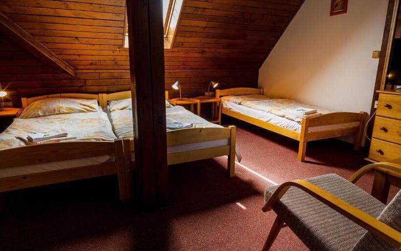 Апартаменты 2 Спальни, Trosky