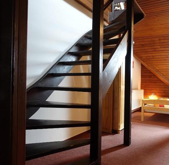 Апартаменты 2 Спальни, Trosky