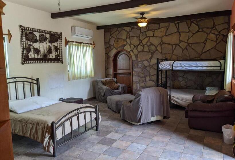 غرفة عائلية, Hacienda De Palmas