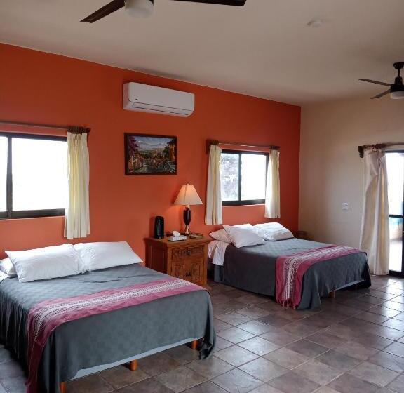 غرفة عائلية مطلّة علي البحر, Hacienda De Palmas