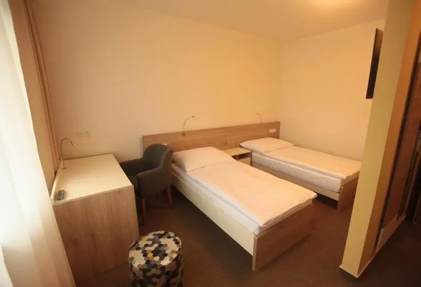 Quarto Estandar, Devítka