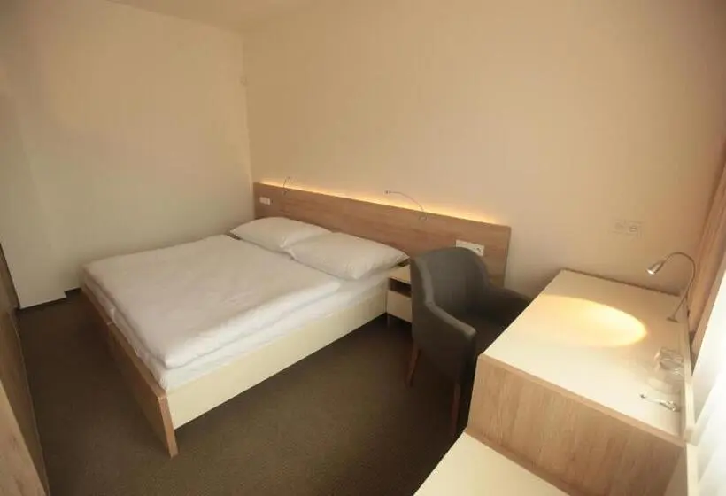 Quarto Estandar, Devítka