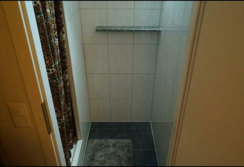 חדר סטנדרט חדר אמבטיה משותף, Gasthof Kastanienbaum