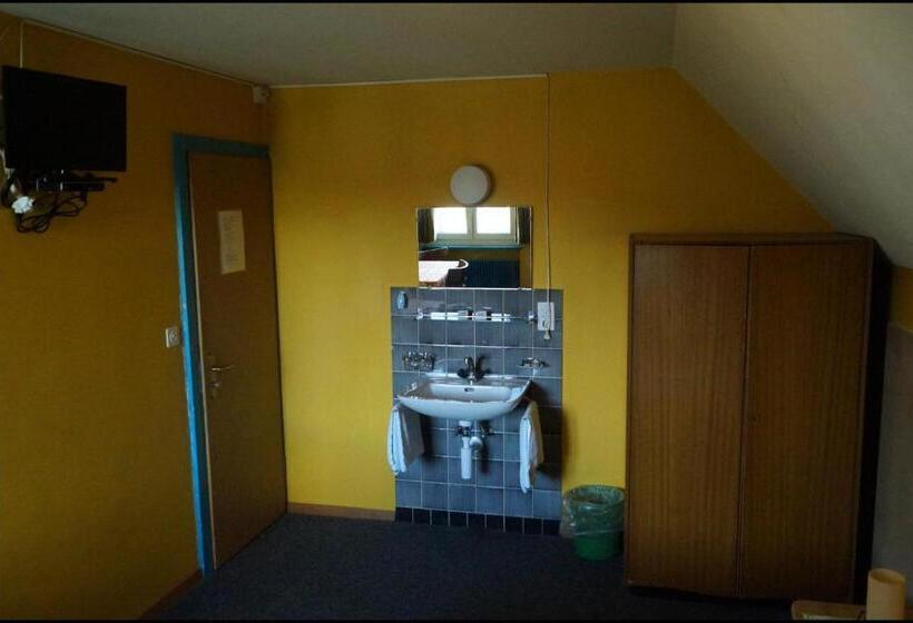 חדר סטנדרט חדר אמבטיה משותף, Gasthof Kastanienbaum