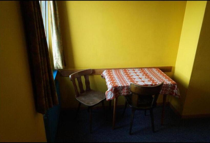 חדר סטנדרט חדר אמבטיה משותף, Gasthof Kastanienbaum