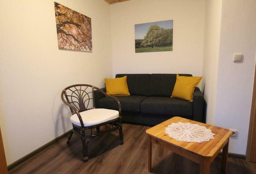 דירת חדר, Gölsenhof   Fam. Büchinger