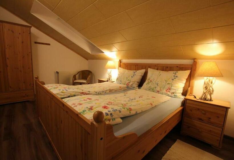 דירת חדר, Gölsenhof   Fam. Büchinger