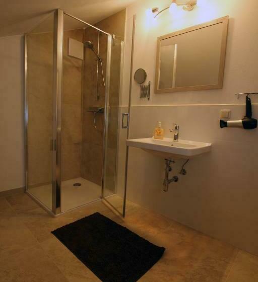 דירת חדר, Gölsenhof   Fam. Büchinger