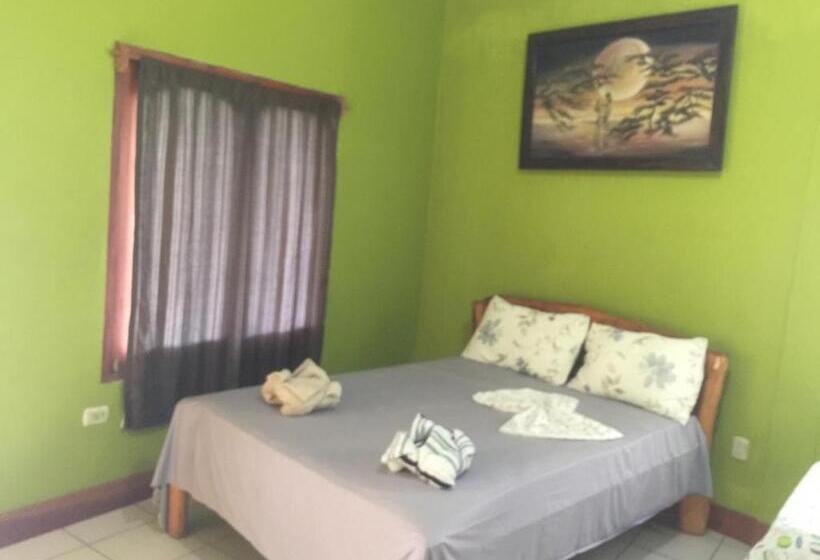 غرفة عائلية, Restaurante Los Cocos