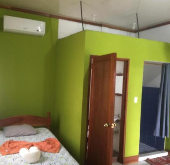 غرفة عائلية, Restaurante Los Cocos