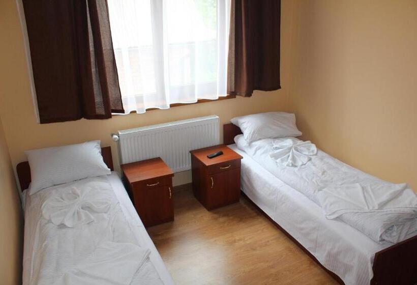 Family Suite, Sukhoviia