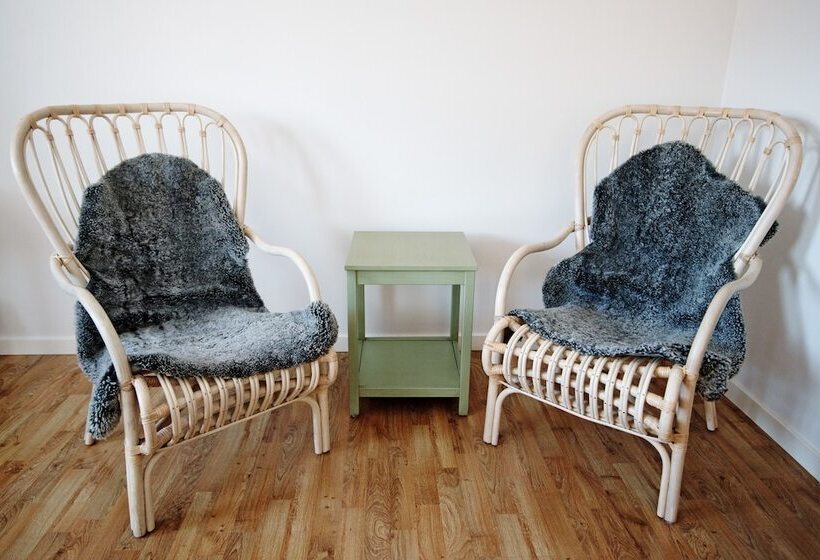 غرفة عائلية, Två Skyttlar