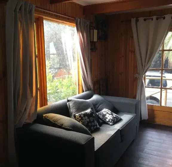 家族用バンガロー, La Maison Des Fous