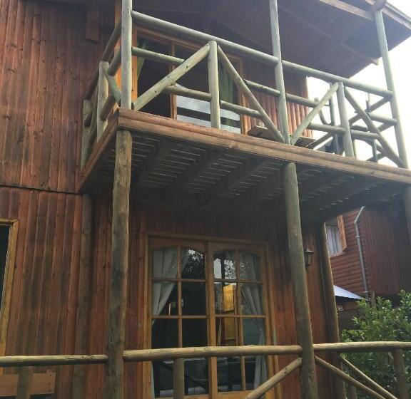 בונגלו משפחתי, La Maison Des Fous