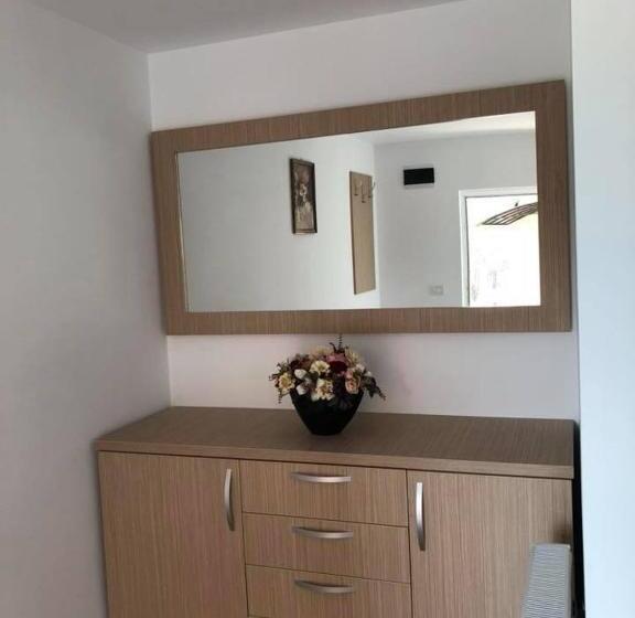 اتاق استاندارد سه نفره, Casa Ina