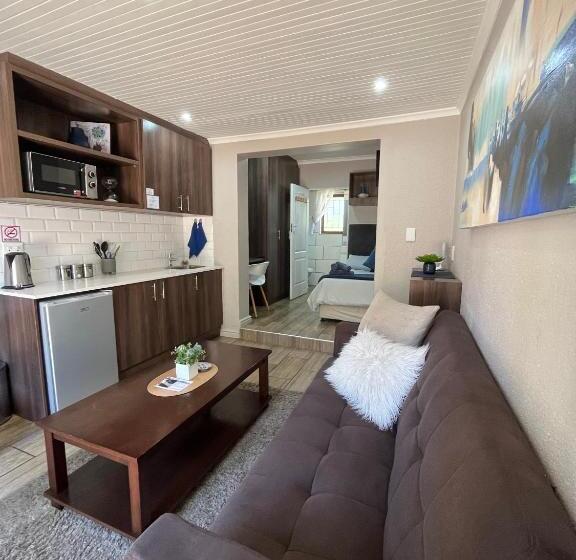 Номер Стандарт Вид на Бассейн, Panorama Self Catering
