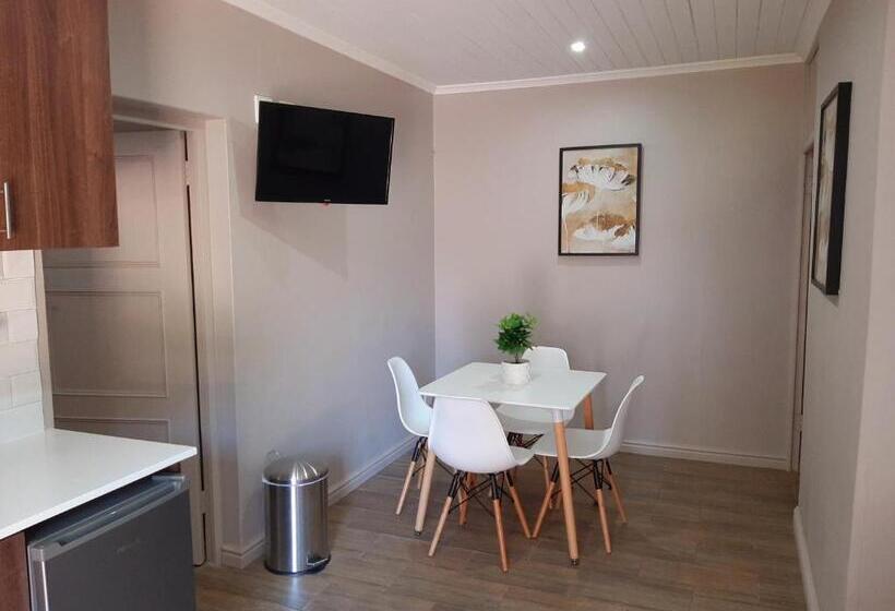 غرفة عائلية, Panorama Self Catering