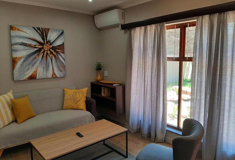 غرفة عائلية, Panorama Self Catering