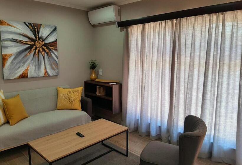 غرفة عائلية, Panorama Self Catering