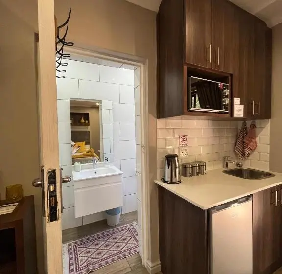 エコノミールーム, Panorama Self Catering