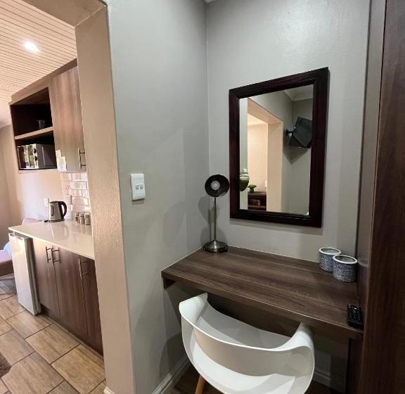 غرفة قياسية مطلّة علي حمام السباحة, Panorama Self Catering