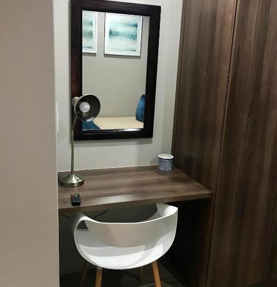 غرفة قياسية مطلّة علي حمام السباحة, Panorama Self Catering