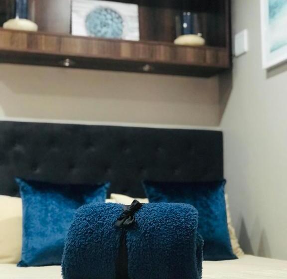 غرفة قياسية مطلّة علي حمام السباحة, Panorama Self Catering