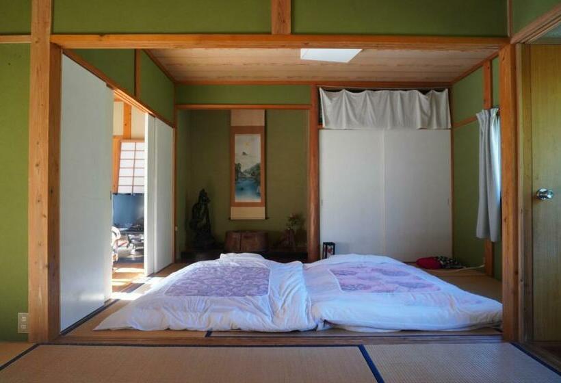 غرفة عائلية, Sky Tea House