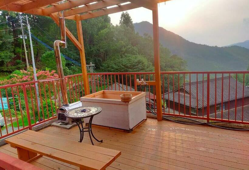 غرفة عائلية, Sky Tea House