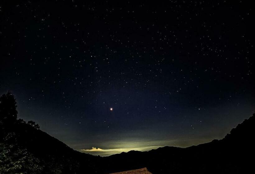 غرفة عائلية, Sky Tea House