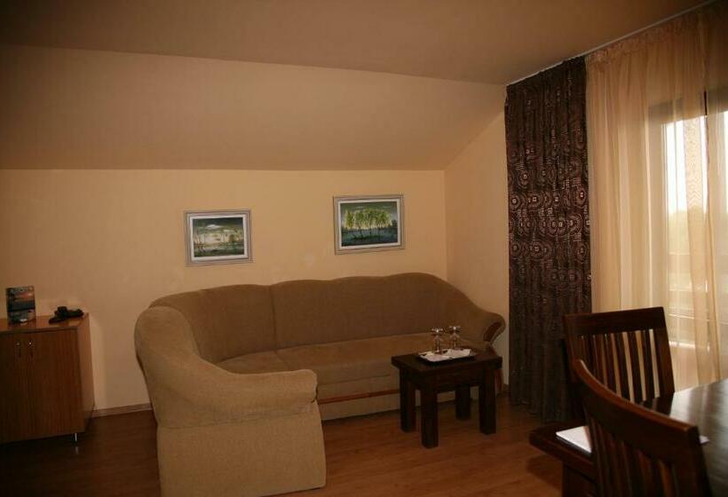 스위트, Vila Delta Travel   Mila 23