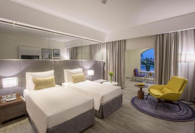 غرفة سوبيريور مطلة على حمام السباحة, Radisson Blu Resort, Al Khobar Half Moon Bay